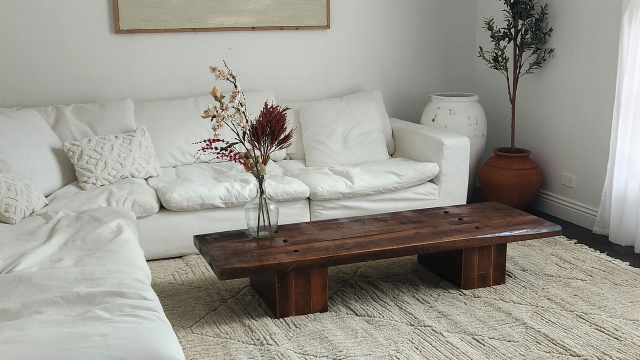 Photo of Livingroom in Beverly Glen