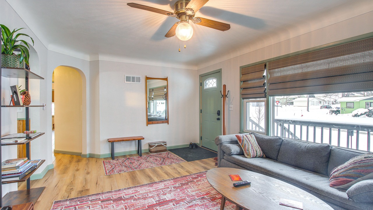 Photo of Livingroom in Hiawatha
