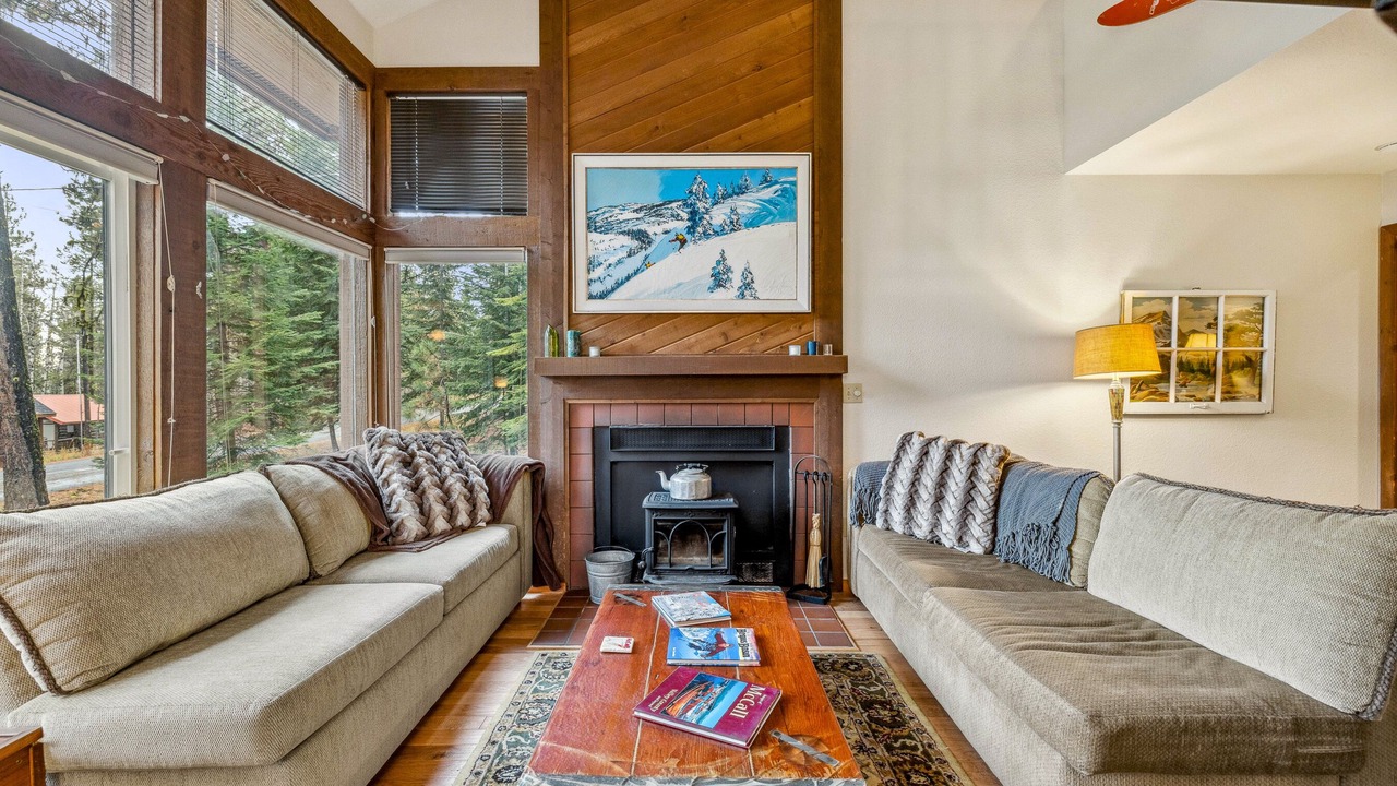 Photo of Livingroom in Bear Basin Estates