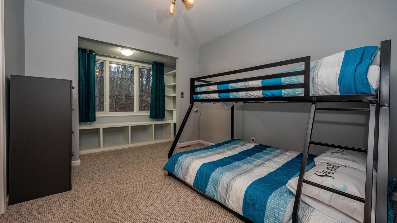 Photo of Bedroom in Gnaw Bone