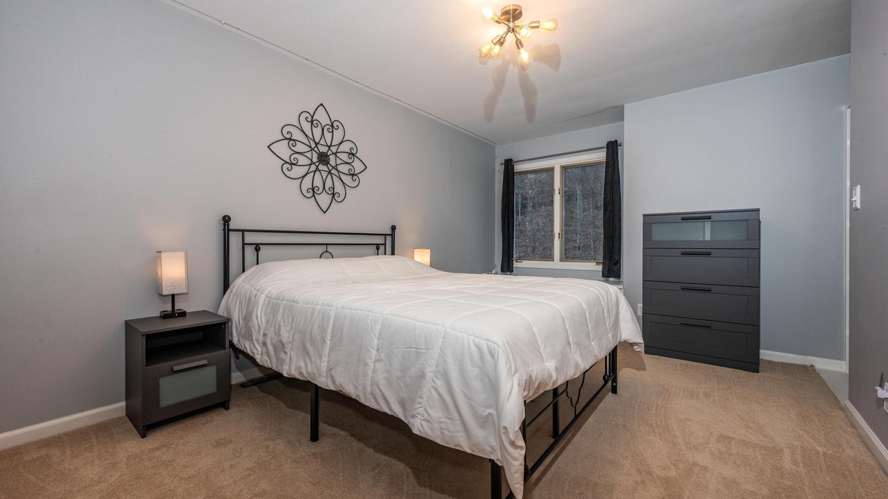 Photo of Bedroom in Gnaw Bone