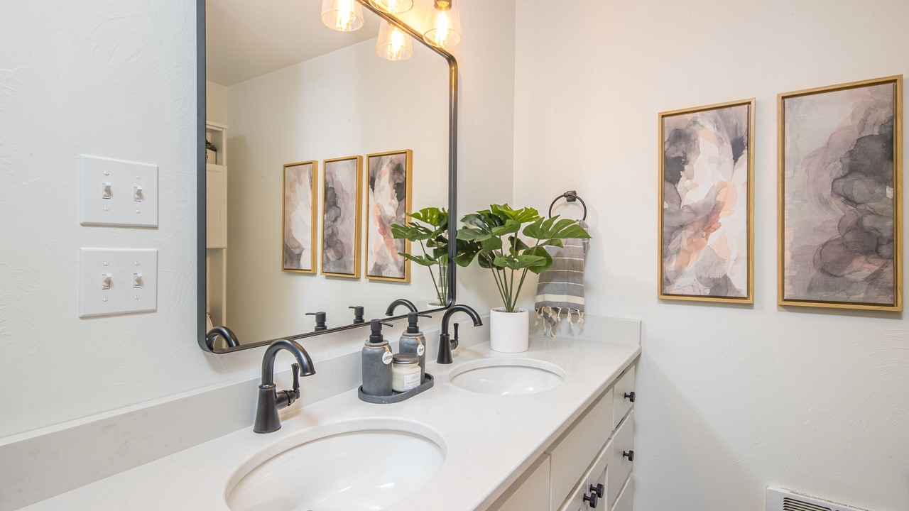 Photo of Bathroom in Porcupine Park