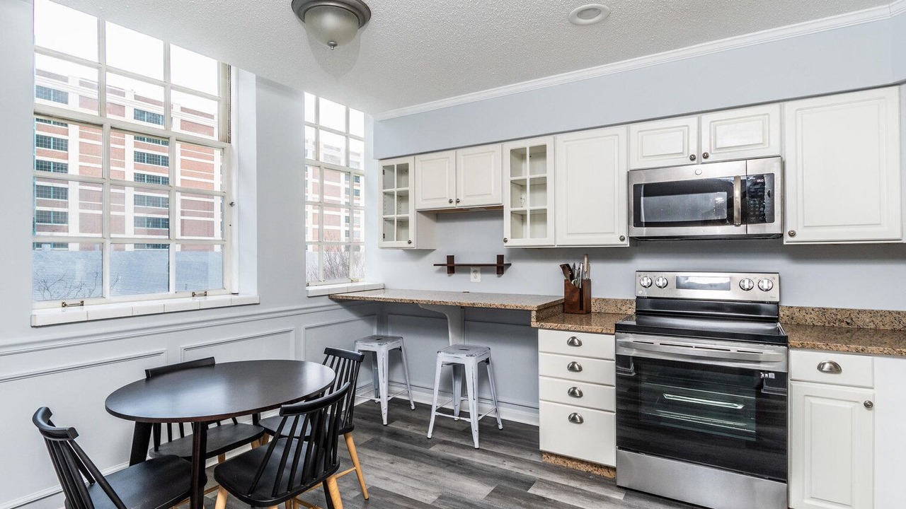 Photo of Kitchen in Thompson Square - Bunker Hill