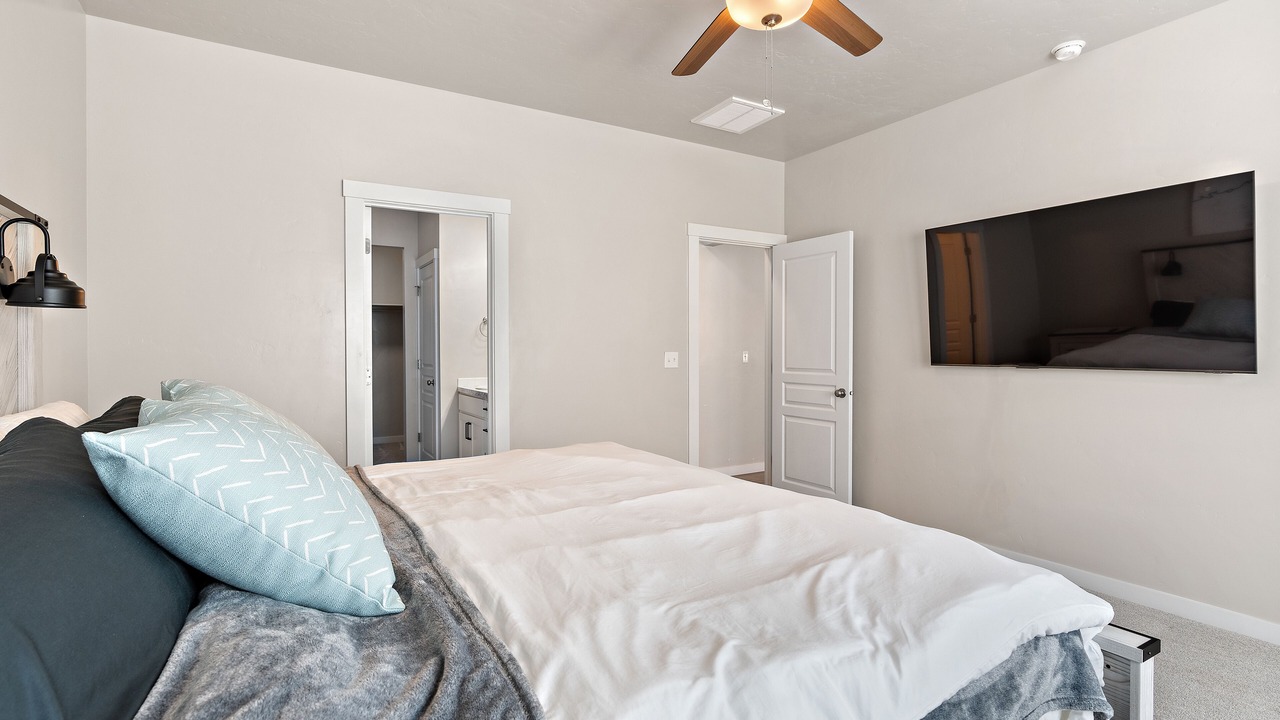 Photo of Bedroom in Eagle