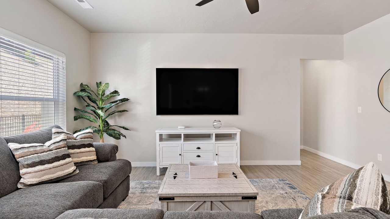 Photo of Livingroom in Eagle