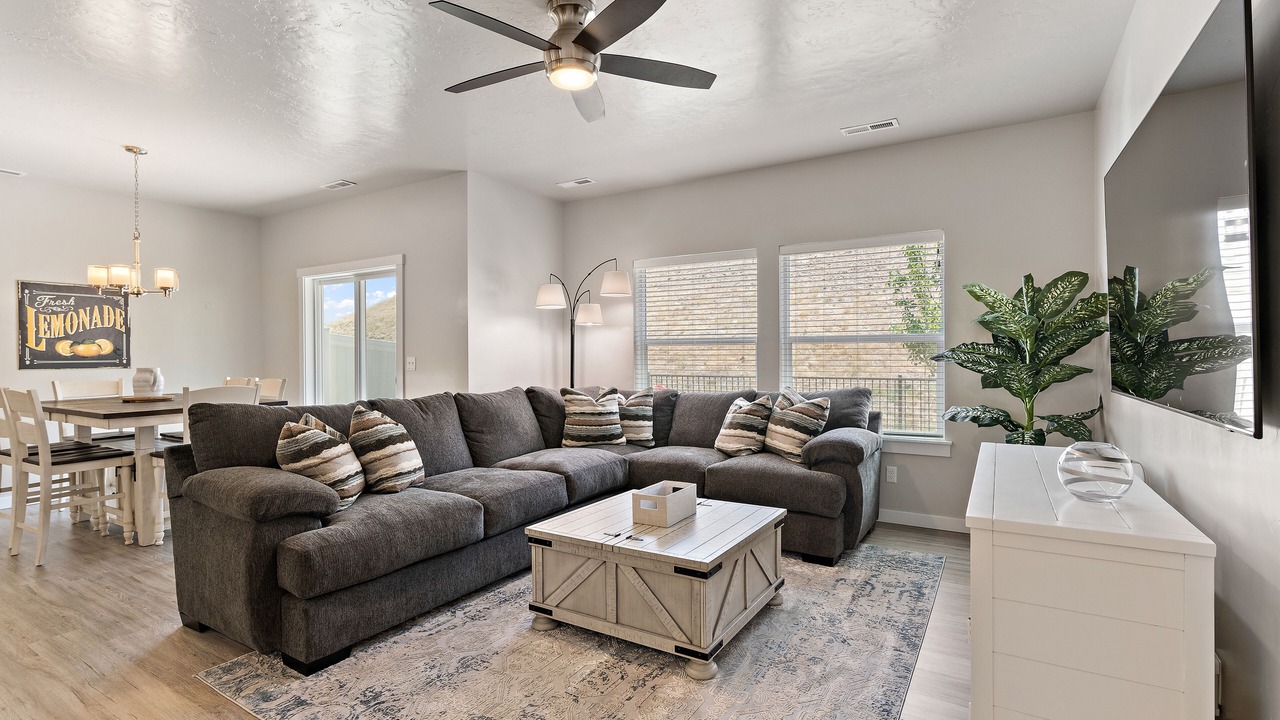 Photo of Livingroom in Eagle