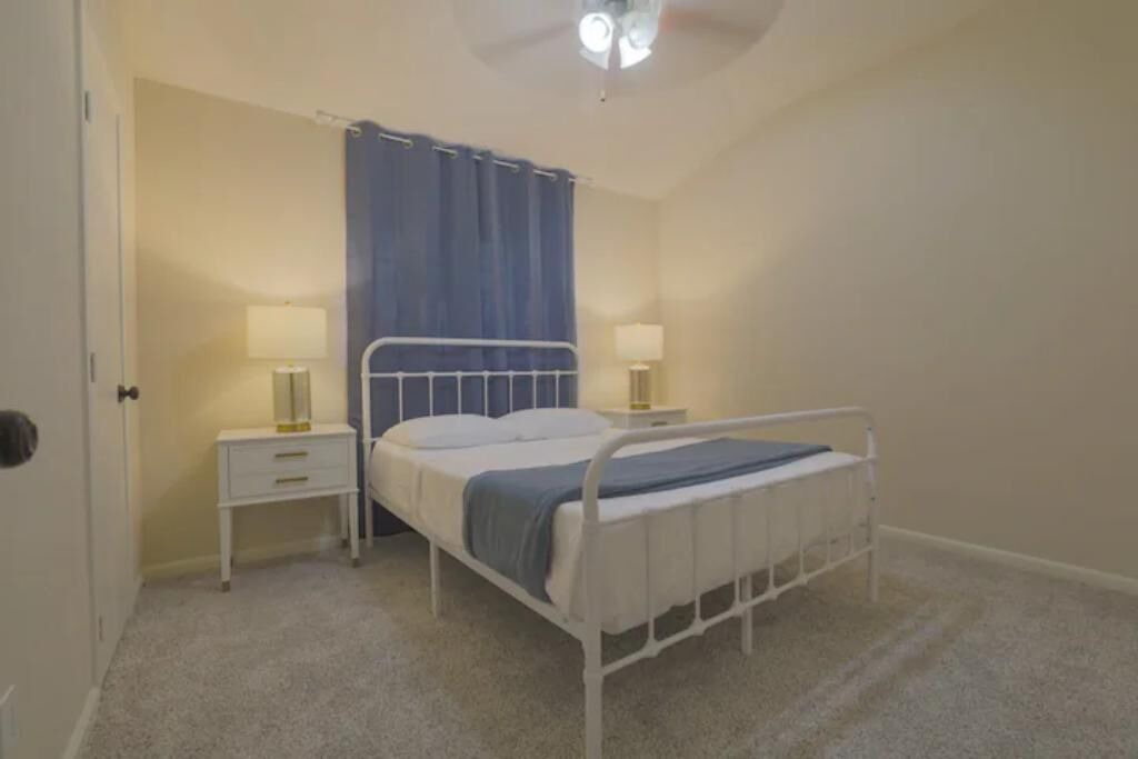 Photo of Bedroom in Northeast Houston