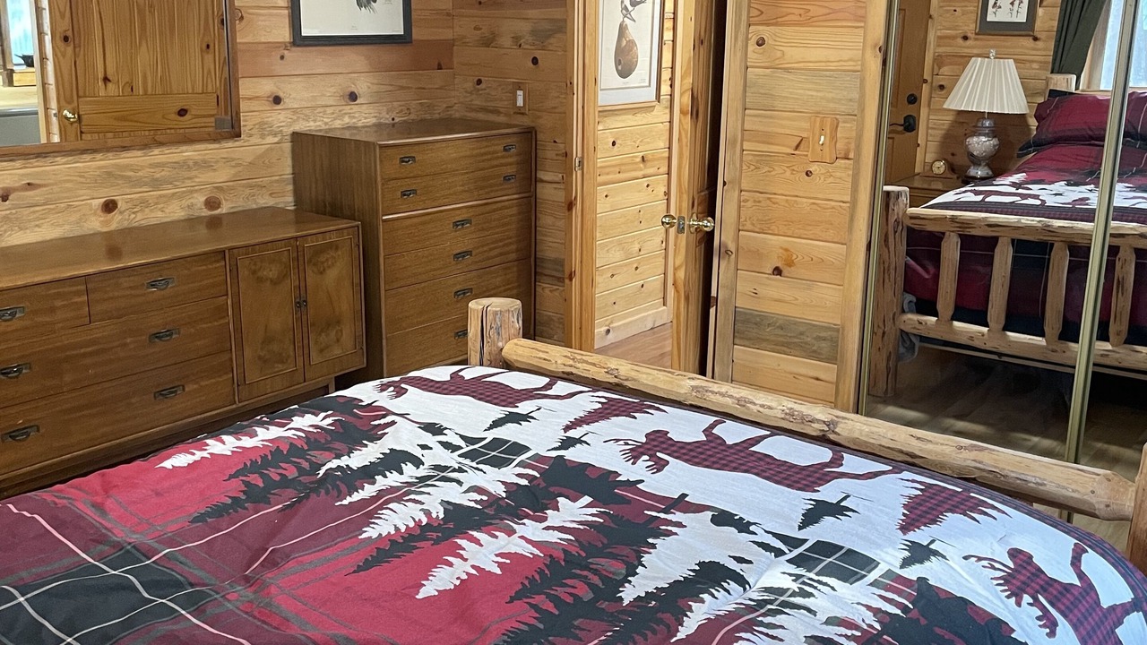 Photo of Bedroom in Thompson Falls