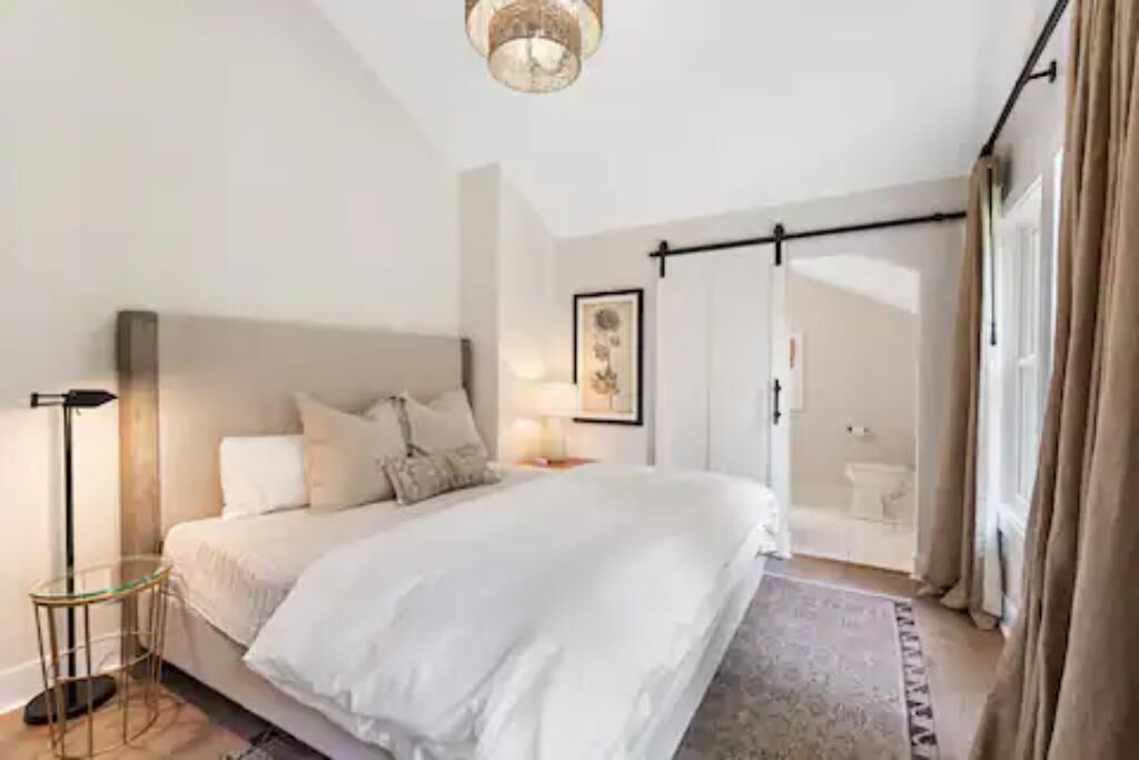 Photo of Bedroom in Culver