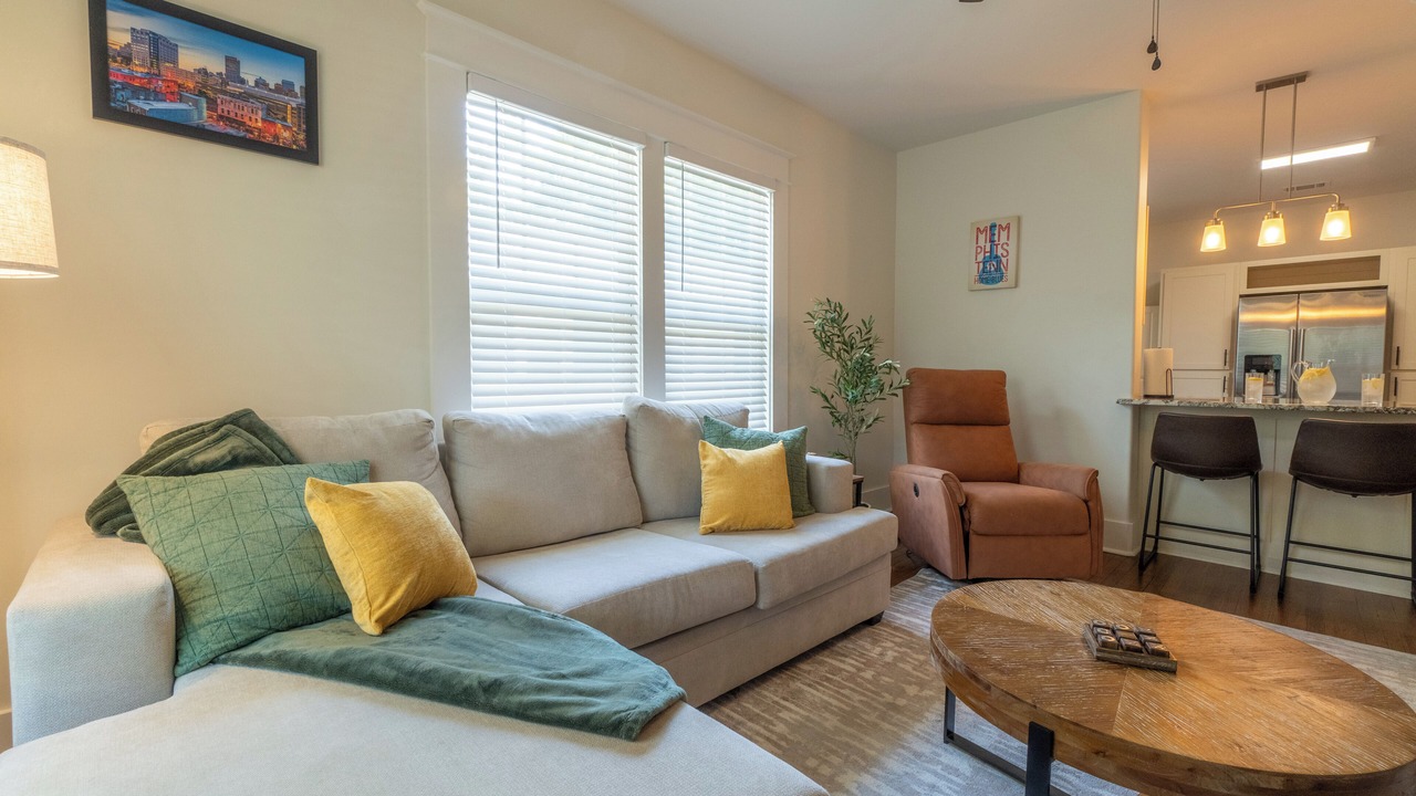 Photo of Livingroom in East Memphis