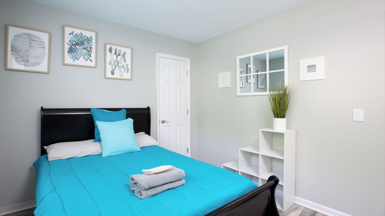 Photo of Bedroom in New Irving Park