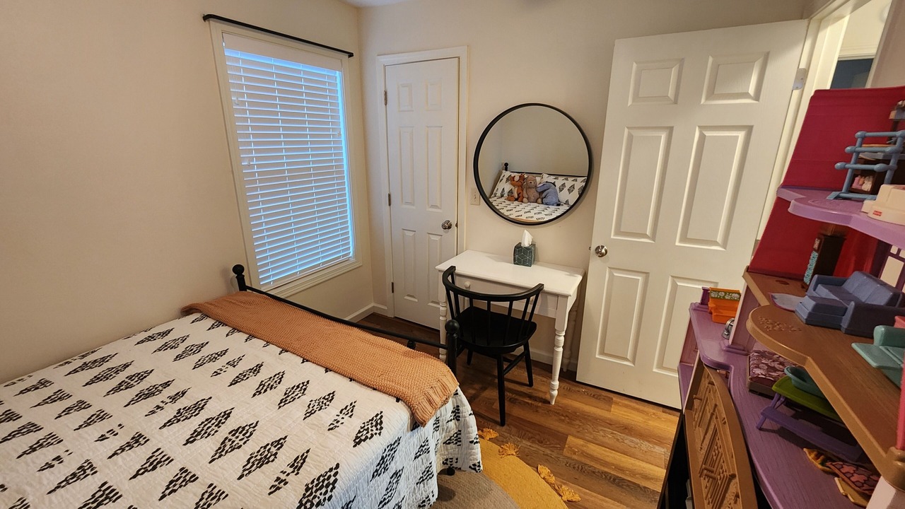 Photo of Bedroom in Laurel