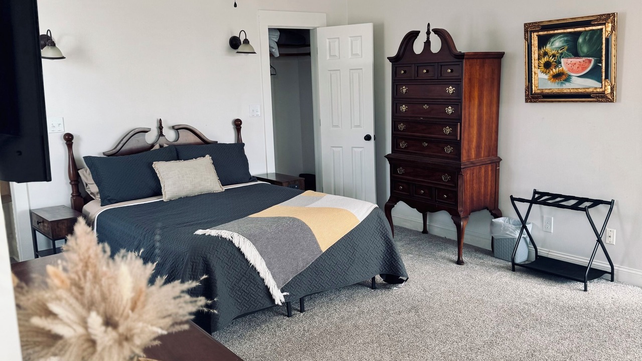 Photo of Bedroom in Webb City