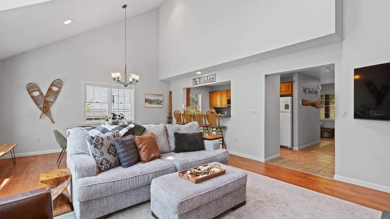 Photo of Livingroom in Hancock