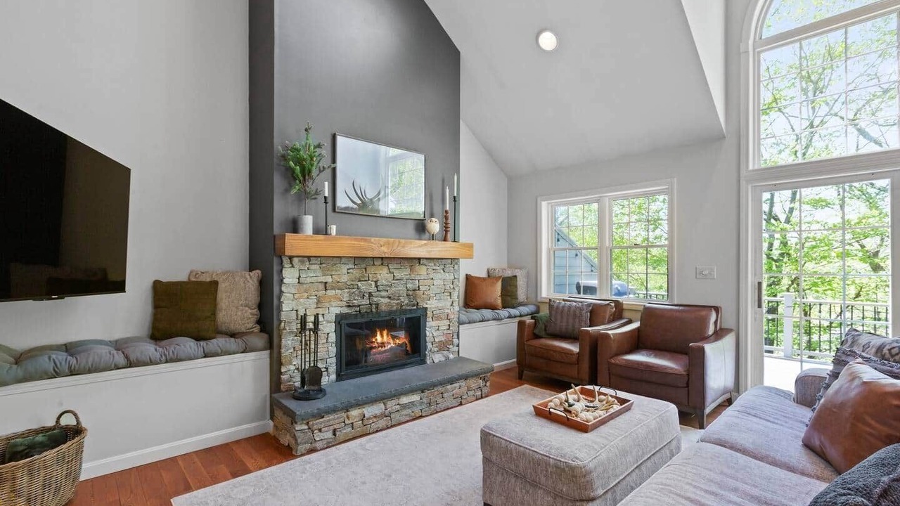 Photo of Livingroom in Hancock
