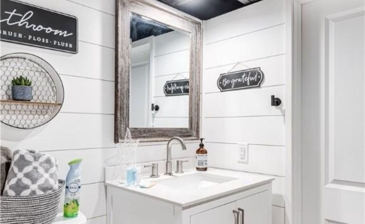 Photo of Bathroom in Portage Lakes