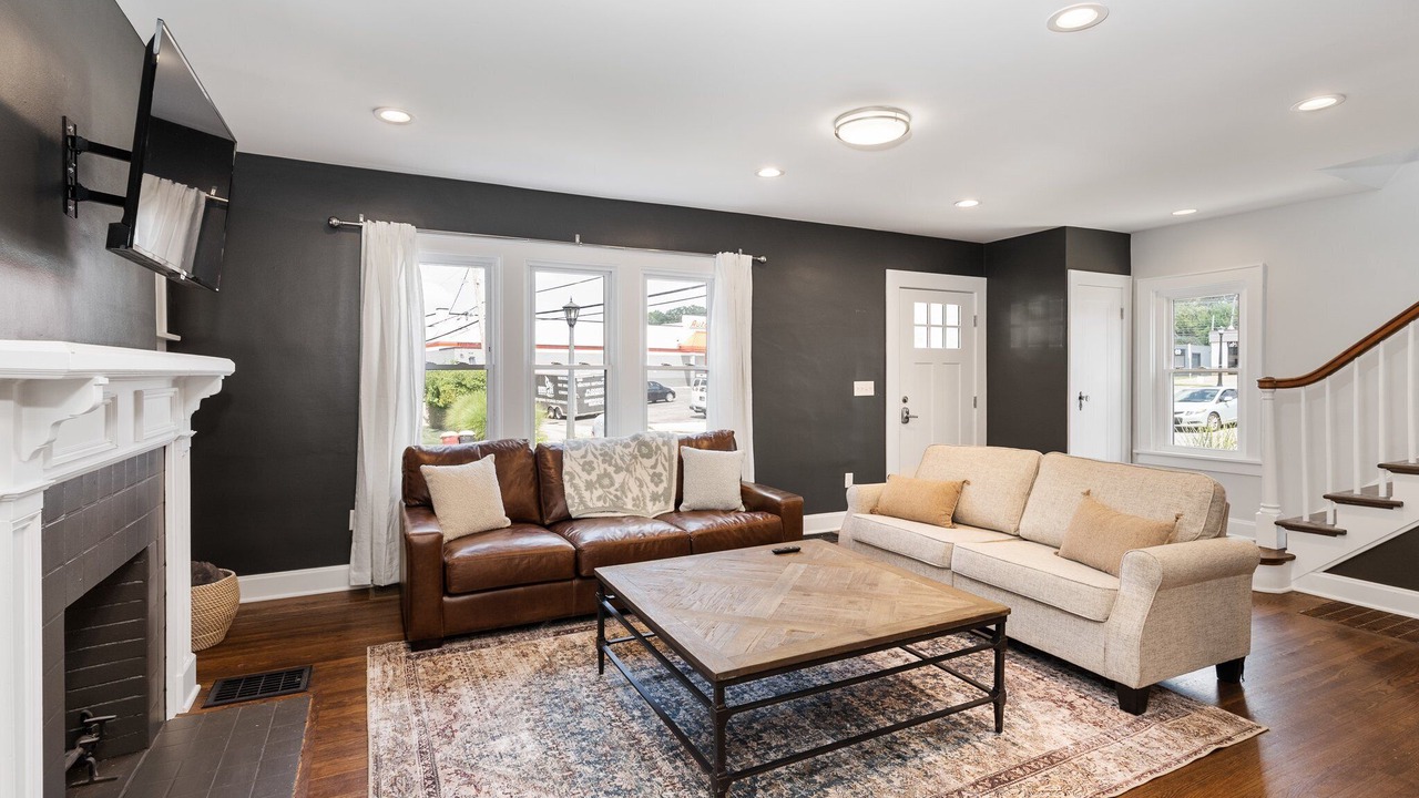 Photo of Livingroom in Central Clintonville
