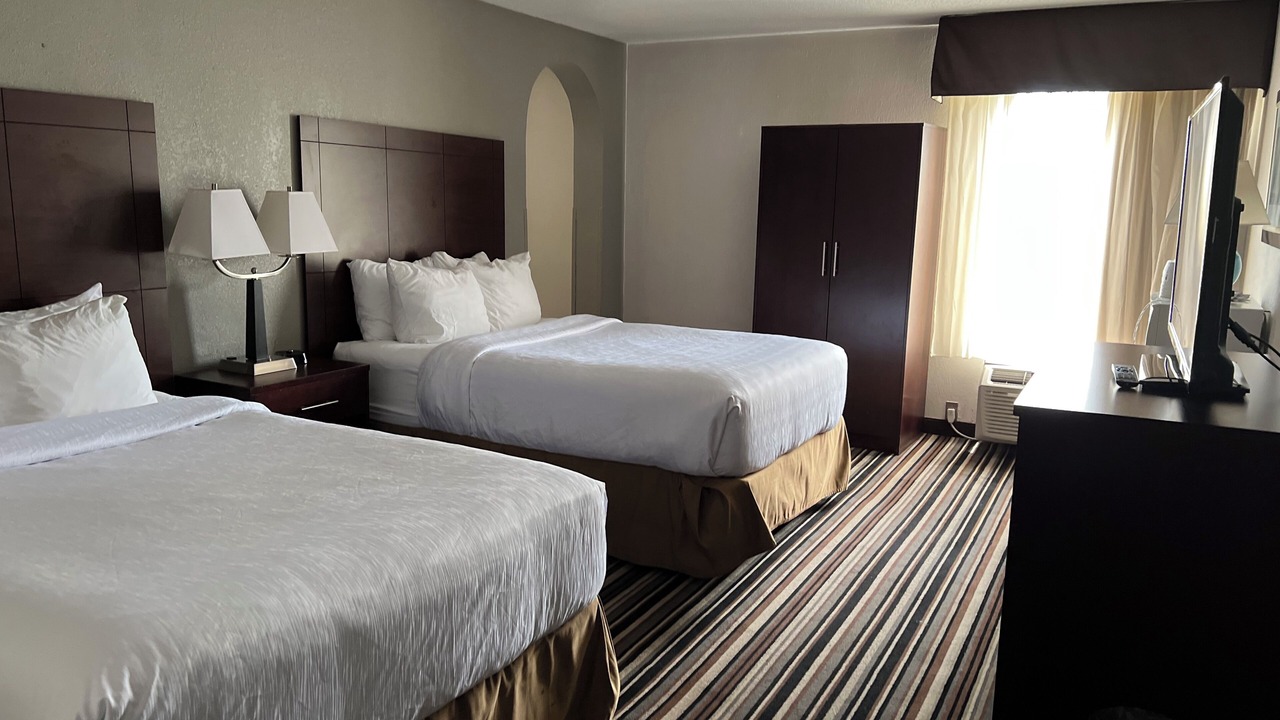 Photo of Bedroom in Executive Park