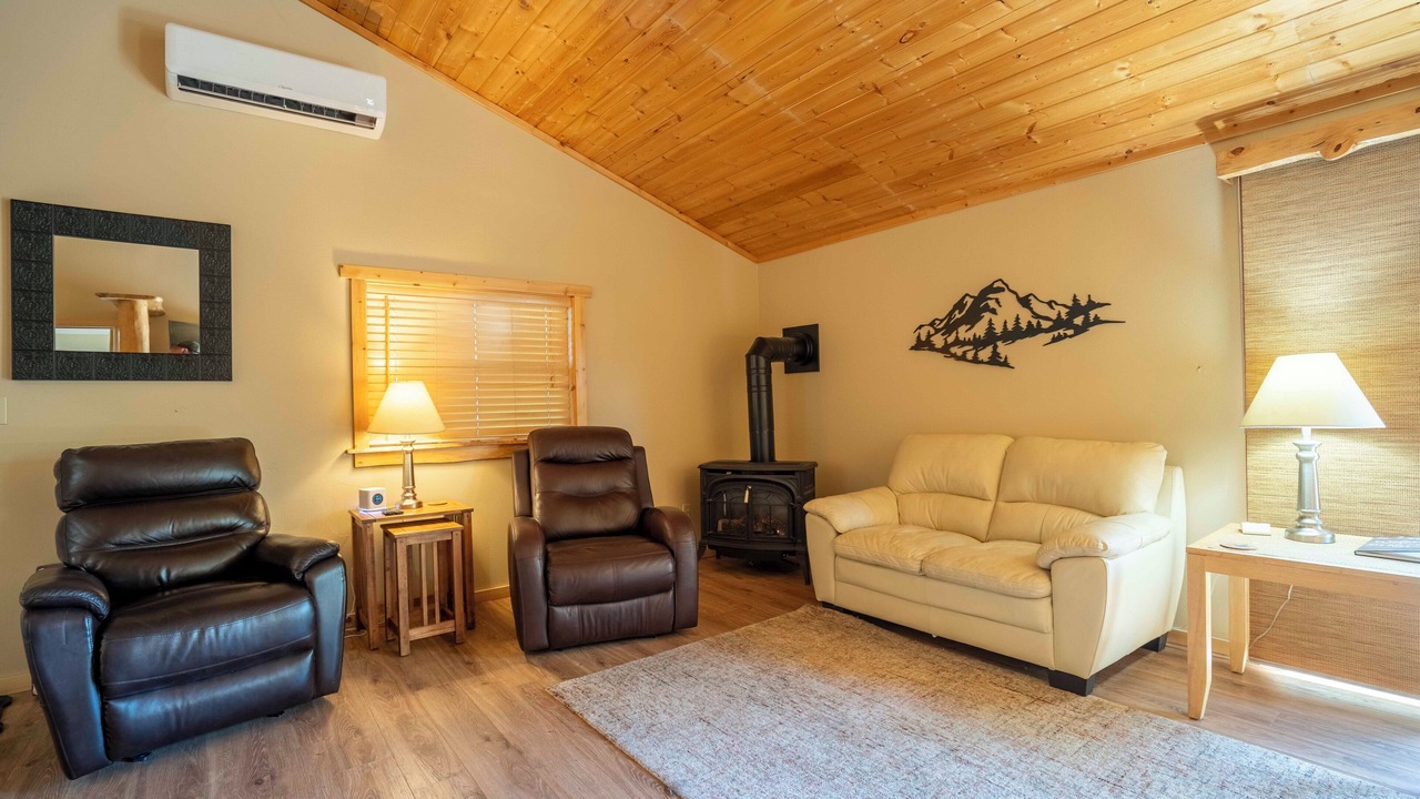 Photo of Bedroom in Enterprise