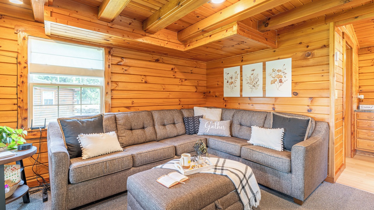 Photo of Livingroom in Millersburg