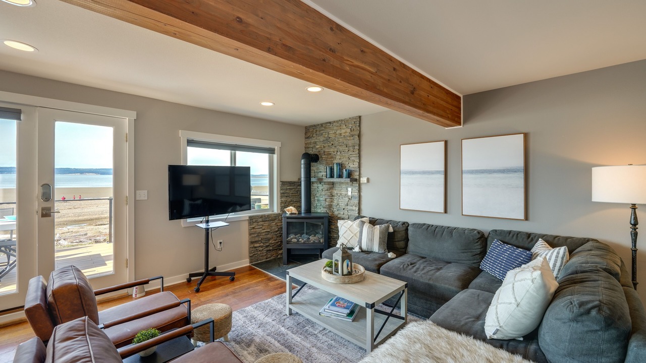 Photo of Bedroom in Warm Beach
