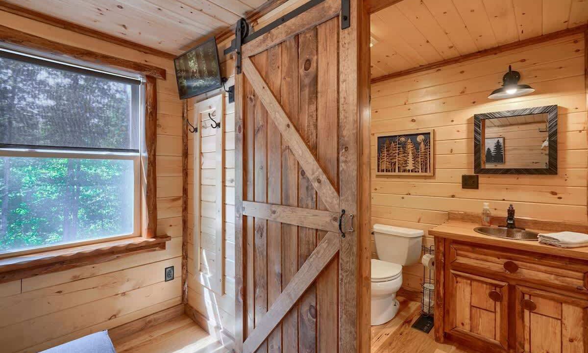 Photo of Bathroom in Nelsonville