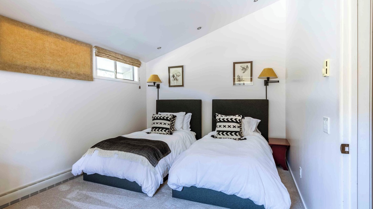 Photo of Bedroom in Warm Springs