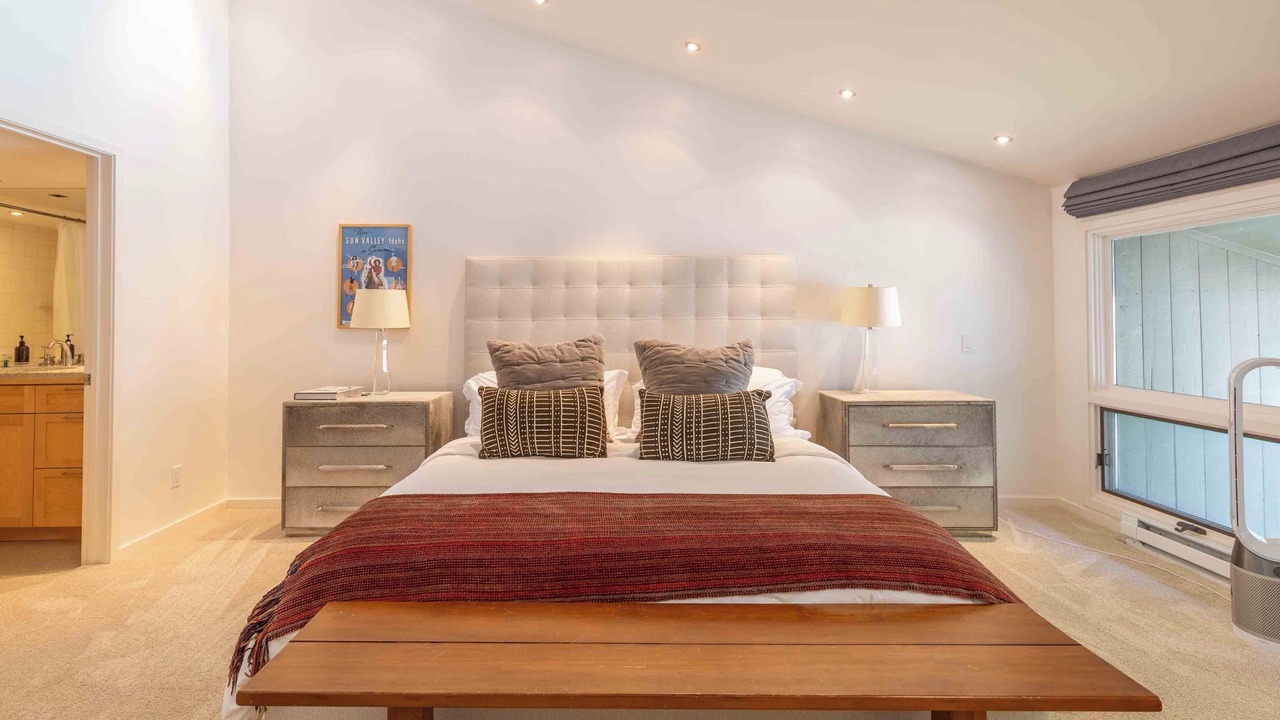 Photo of Bedroom in Warm Springs