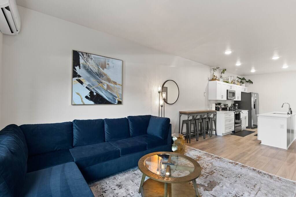 Photo of Livingroom in West Central