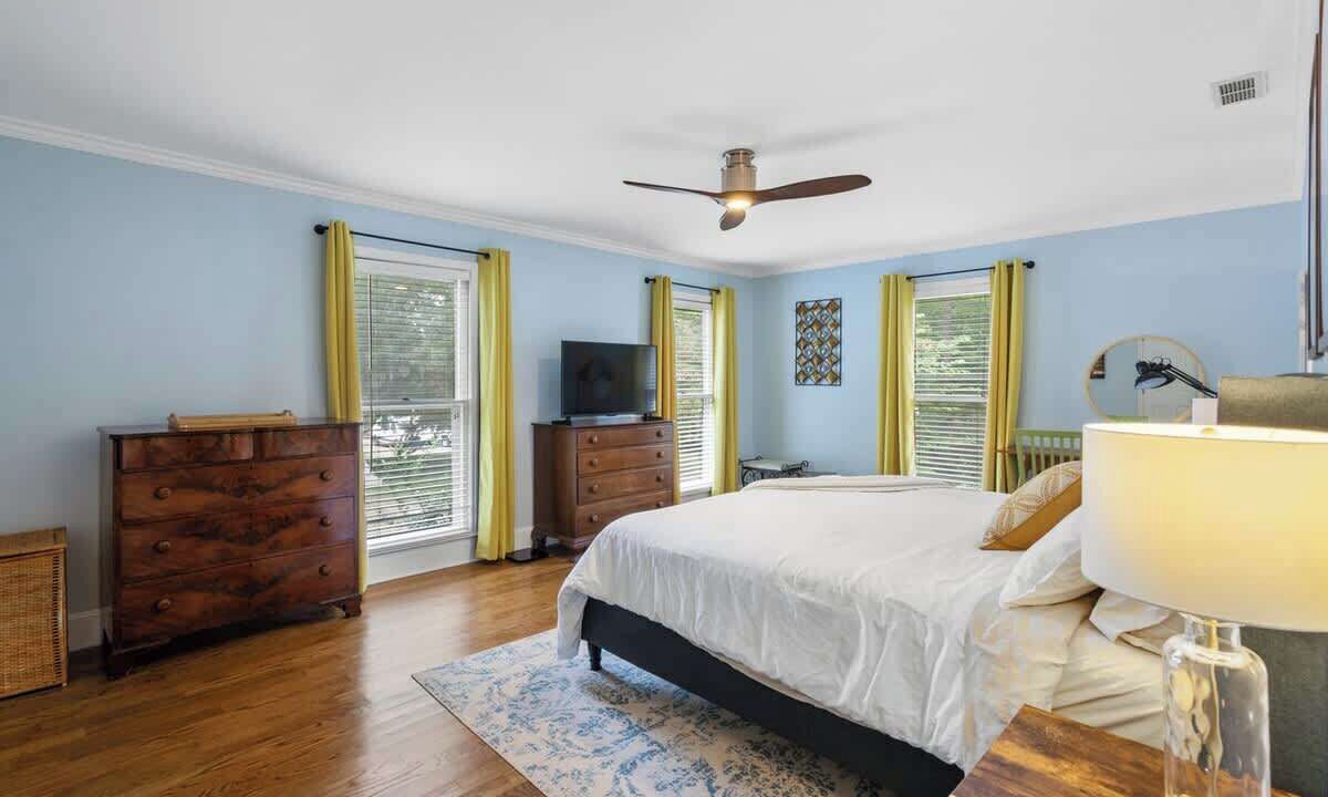 Photo of Bedroom in Myers Park