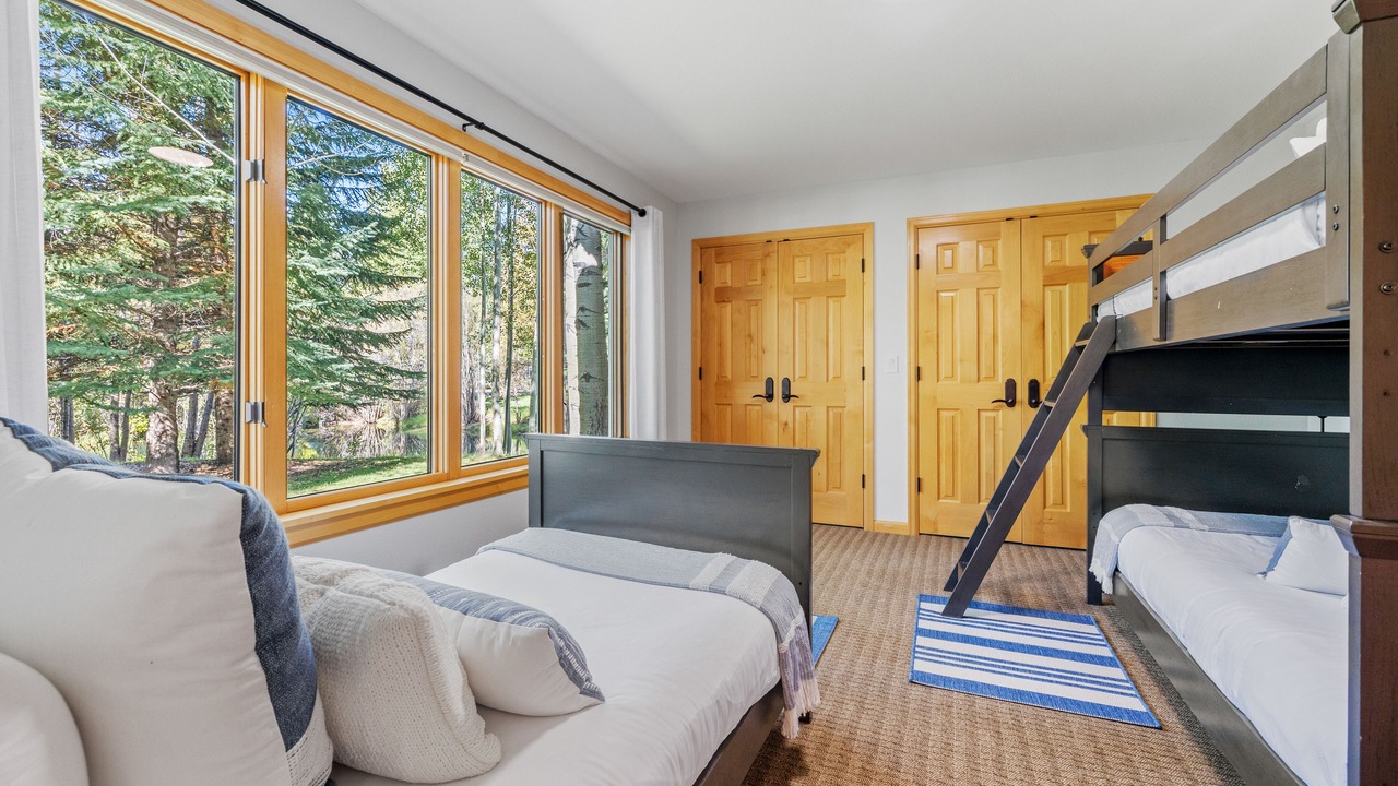 Photo of Bedroom in Teton Pines