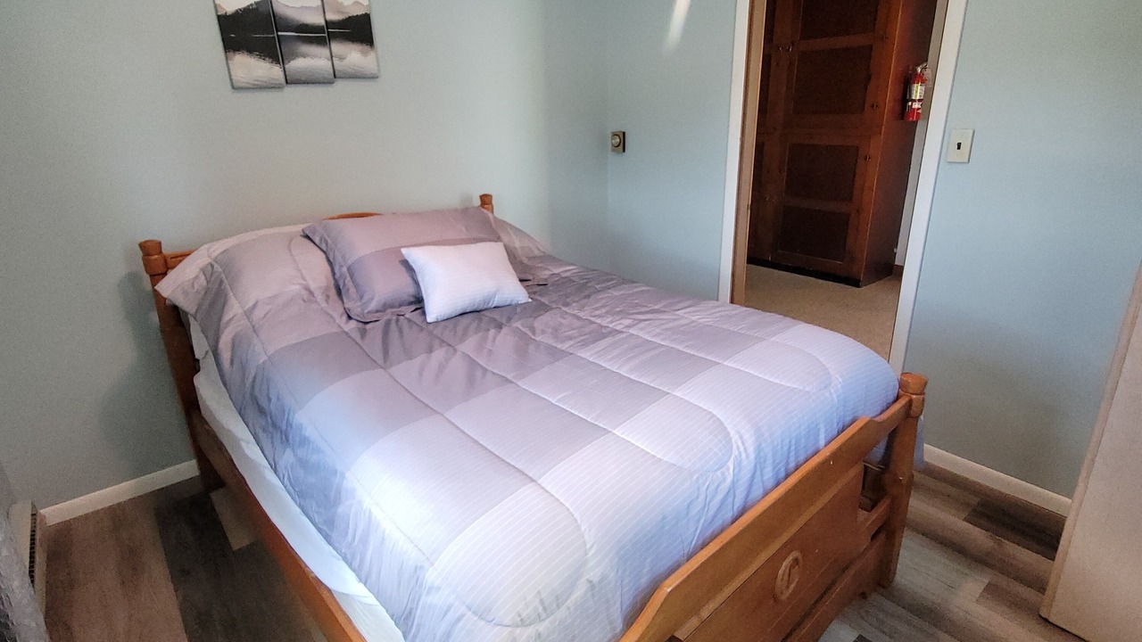 Photo of Bedroom in Oak Harbor