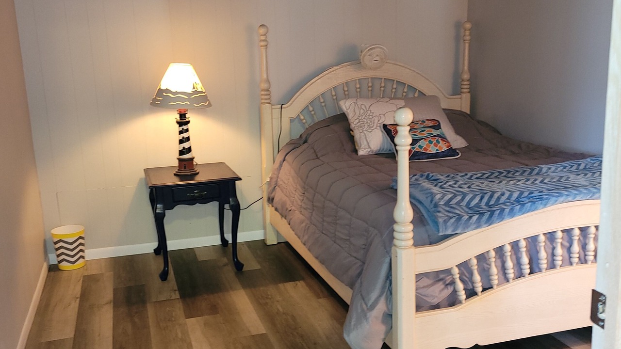 Photo of Bedroom in Oak Harbor