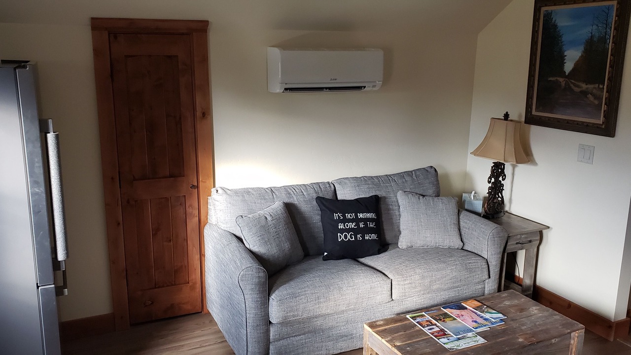 Photo of Livingroom in Victor