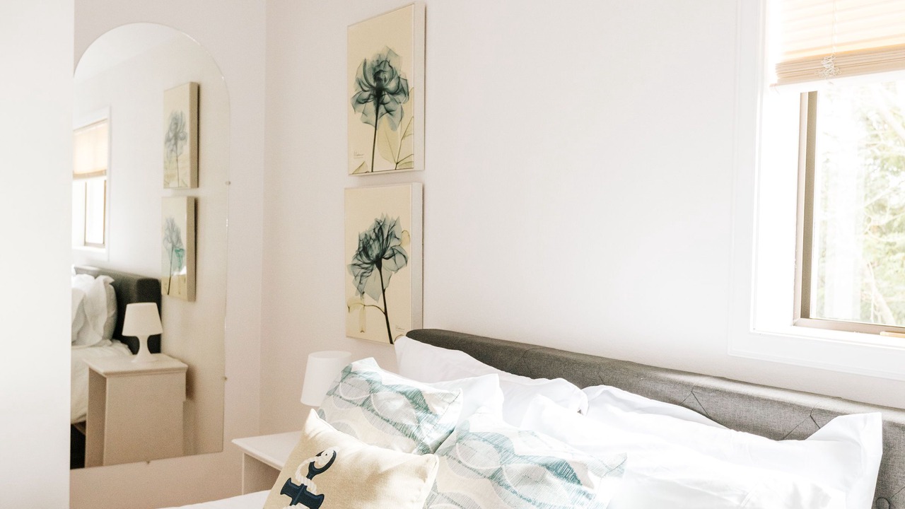 Photo of Bedroom in Rollingbay