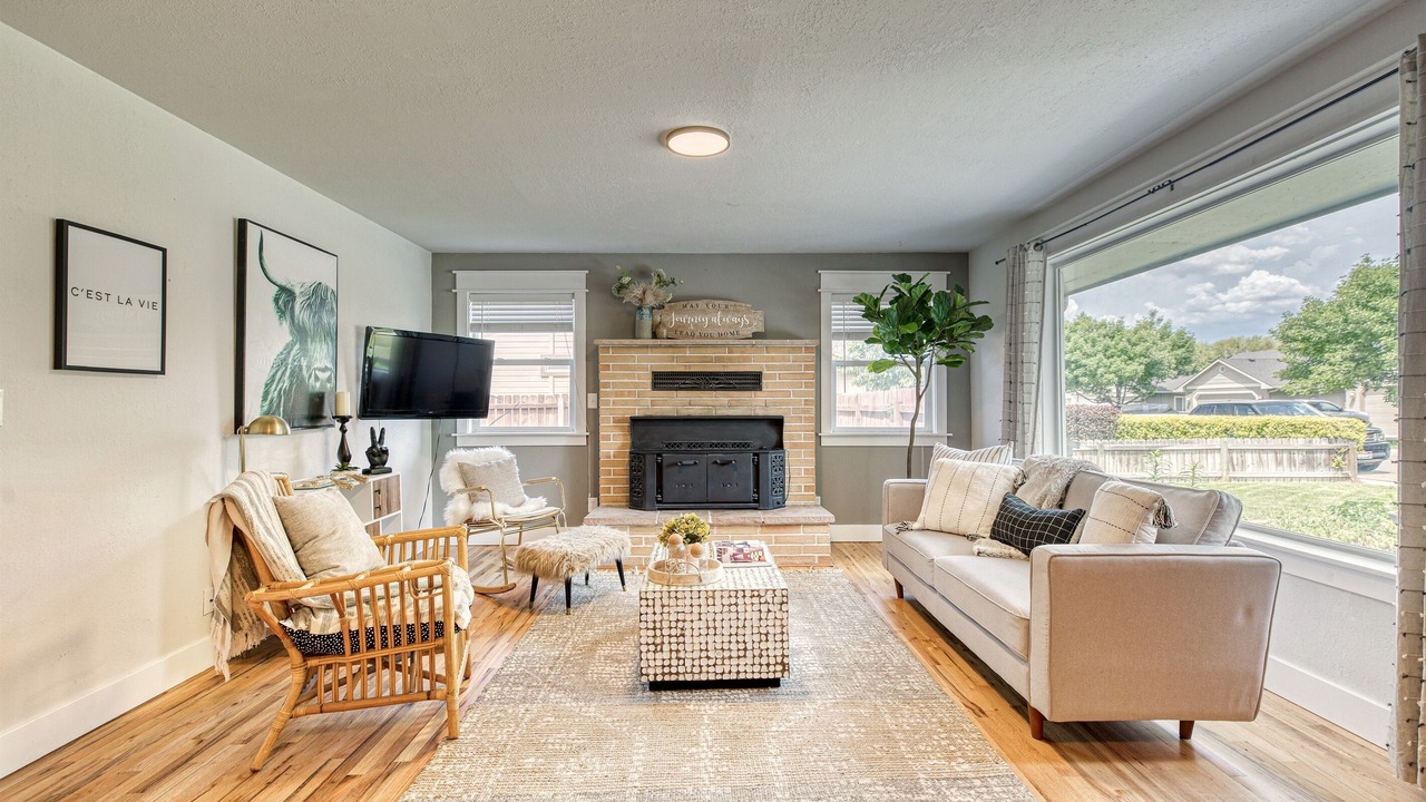 Photo of Livingroom in West Valley
