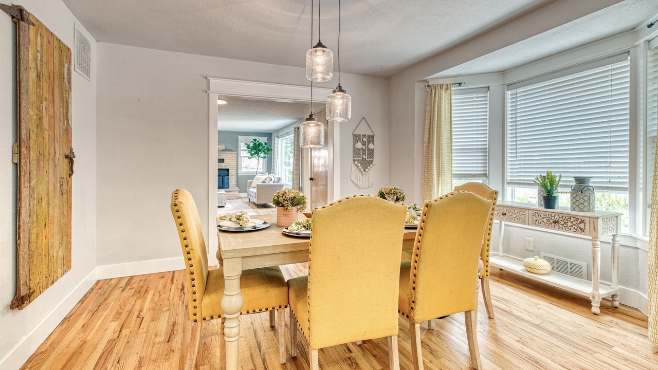 Photo of Livingroom in West Valley