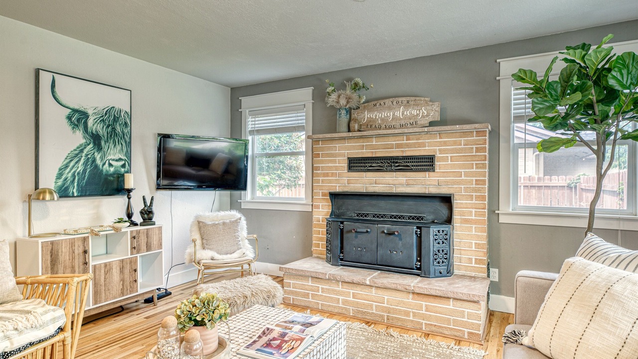 Photo of Livingroom in West Valley