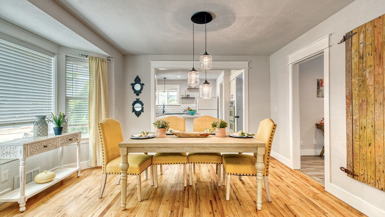 Photo of Livingroom in West Valley
