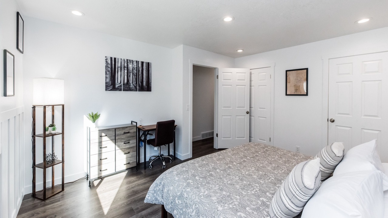 Photo of Bedroom in Logan