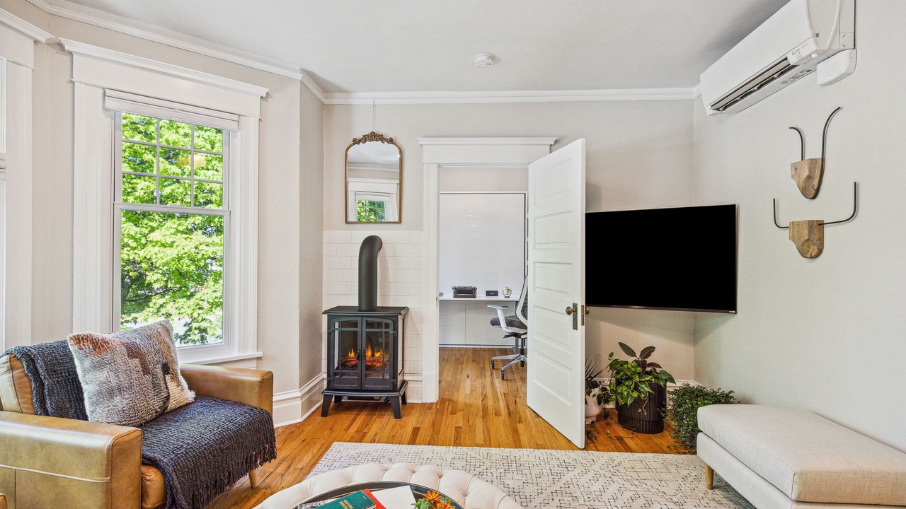 Photo of Livingroom in Rose Park