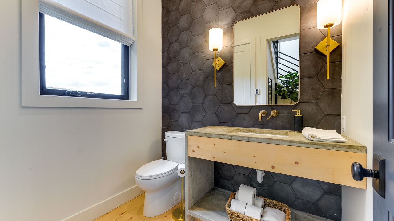 Photo of Bathroom in Turnerville