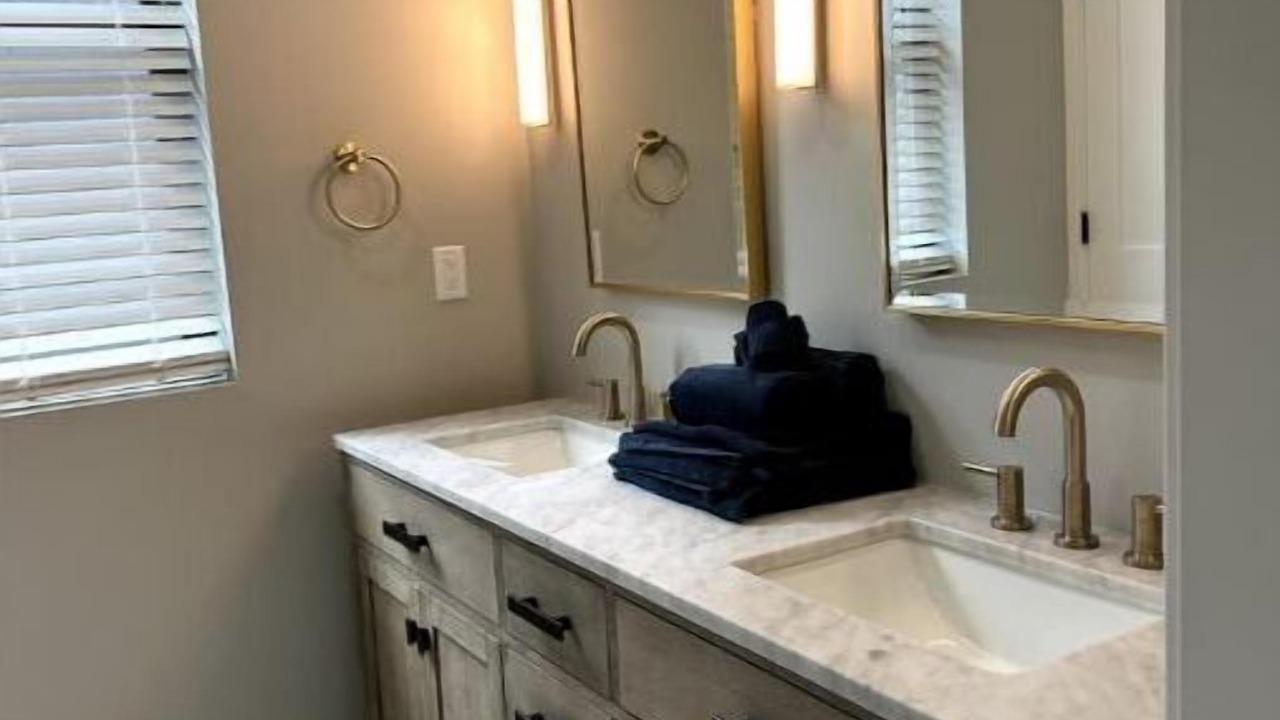 Photo of Bathroom in Downtown Columbus