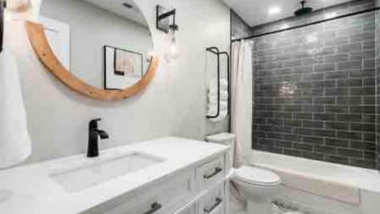 Photo of Bathroom in Downtown Columbus