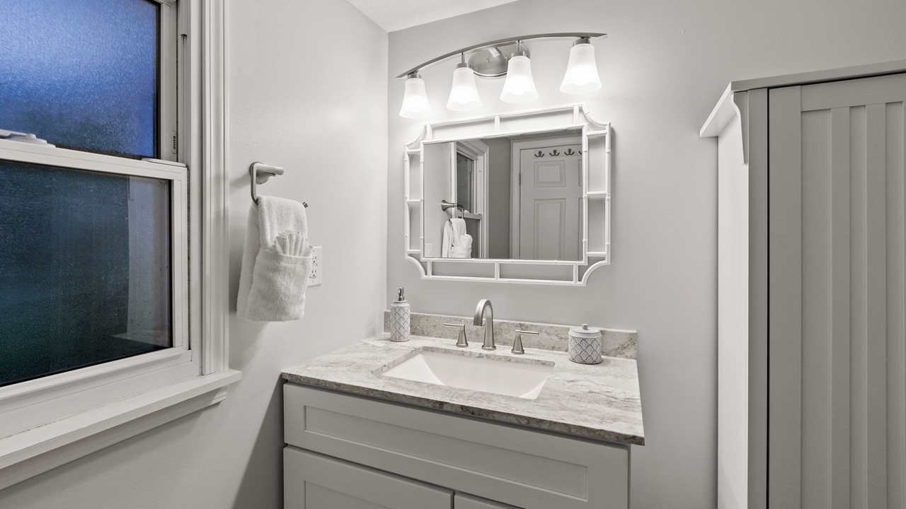 Photo of Bathroom in Buckeye Lake
