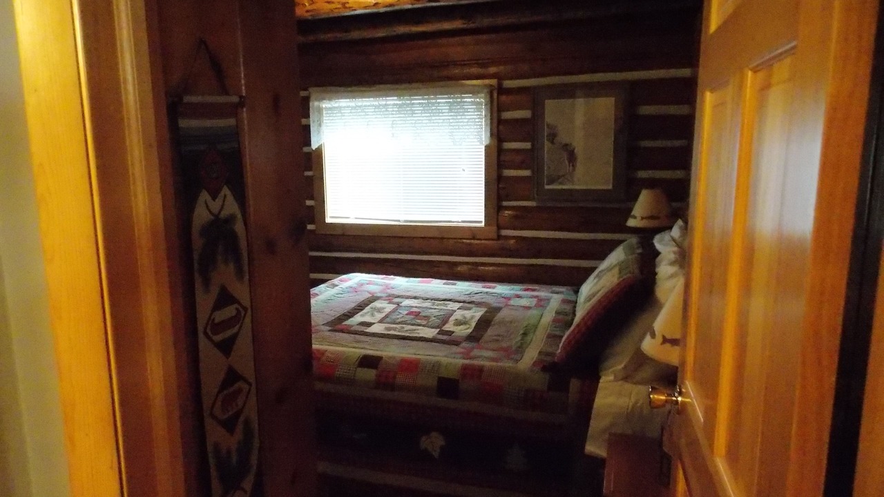 Photo of Bedroom in West Yellowstone