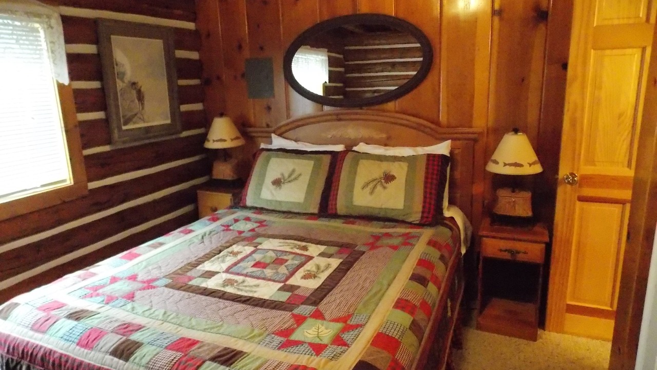 Photo of Bedroom in West Yellowstone