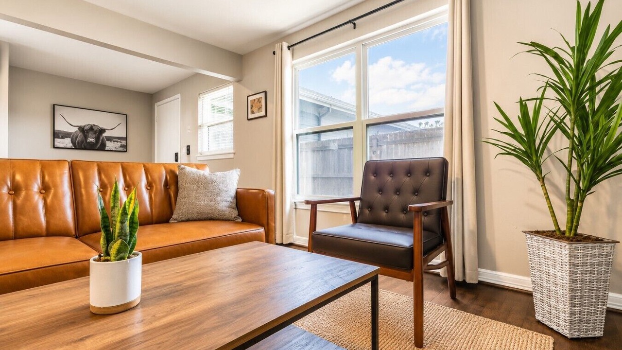 Photo of Bedroom in Neartown