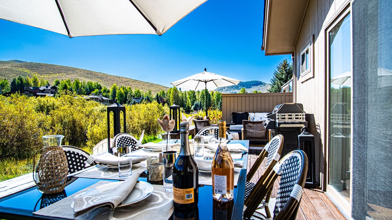 Photo of Outdoor in Elkhorn Village