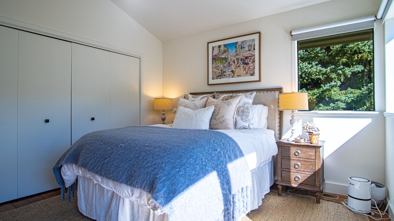Photo of Bedroom in Elkhorn Village